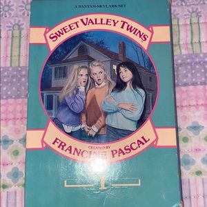 SWEET VALLEY TWINS BOOK SET
